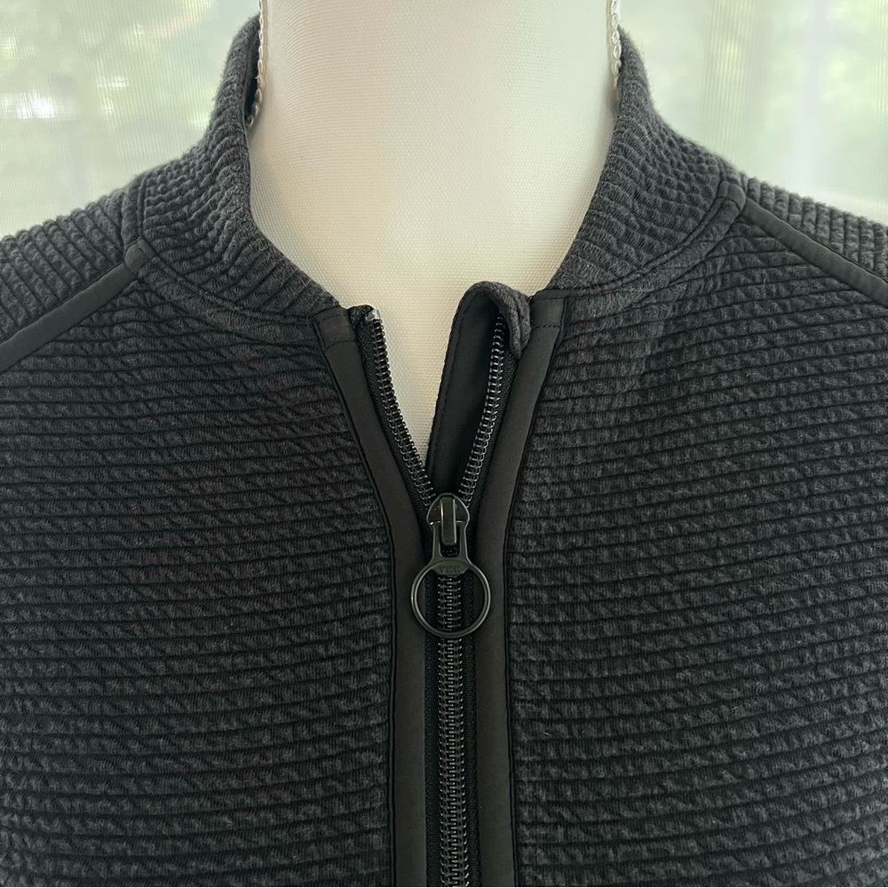 Lululemon On Repeat Bomber Textured Zip Up Jacket Color Black Size 6 - Picture 8 of 16